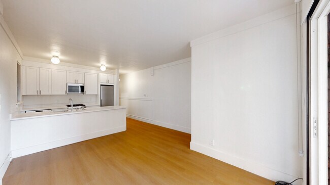 Photo - 1655 Grant Ave