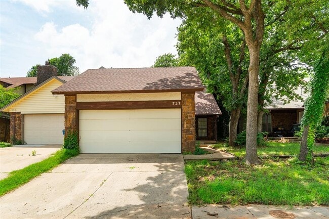 Building Photo - 727 Rockridge Cir Rental