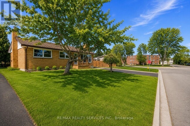 Photo - 185 Burlington St