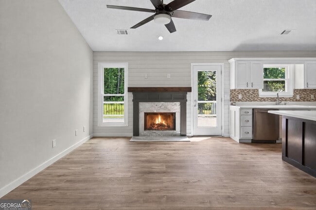 Photo - 164 Goodman Dr