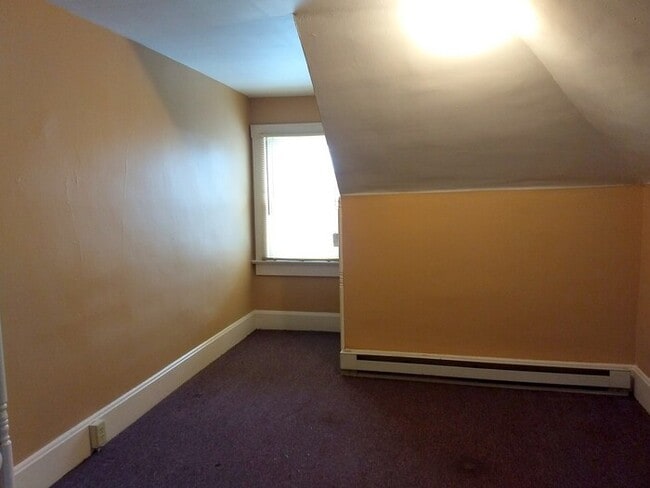 Photo - 3 Bedroom Duplex near Campus - Apply Today !!