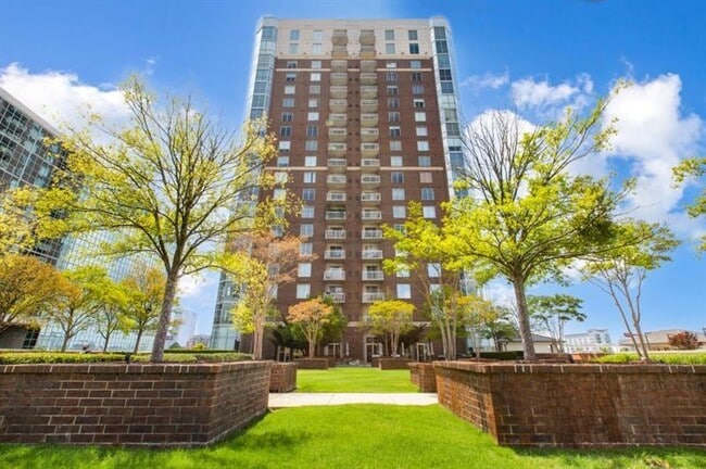 Building Photo - 285 Centennial Olympic Park Dr NW Unit 1108