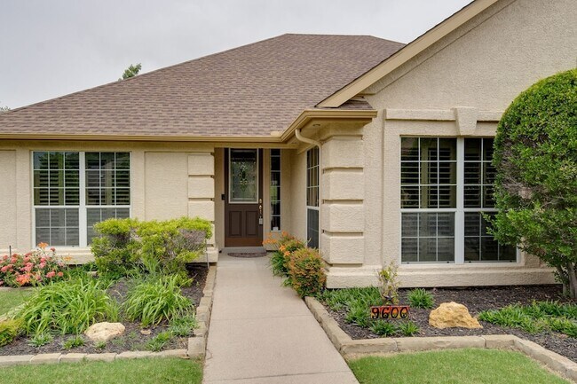 9600 Colbert Cove