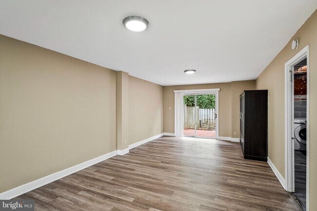 Building Photo - 14707 Bentley Square