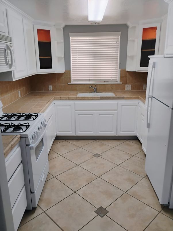 Photo - 664 W 3rd St Unidad a