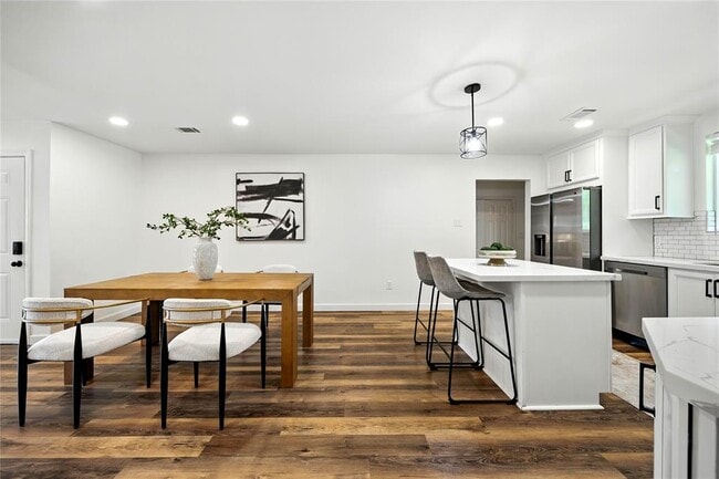 Photo - 1610 Antoine Dr