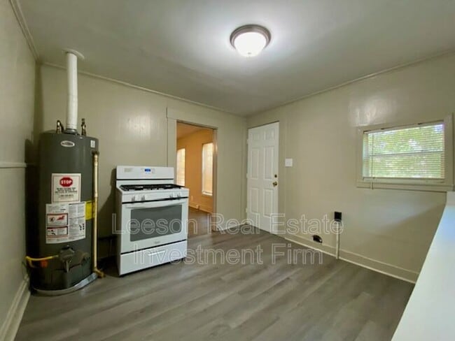 Photo - 158 W 80th St