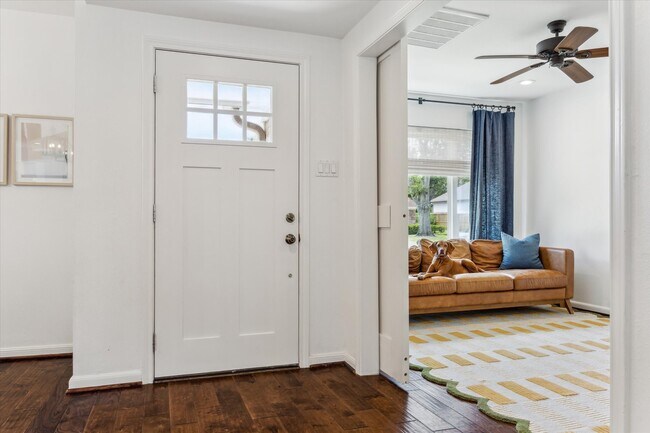 Photo - 14122 Queensbury Ln House