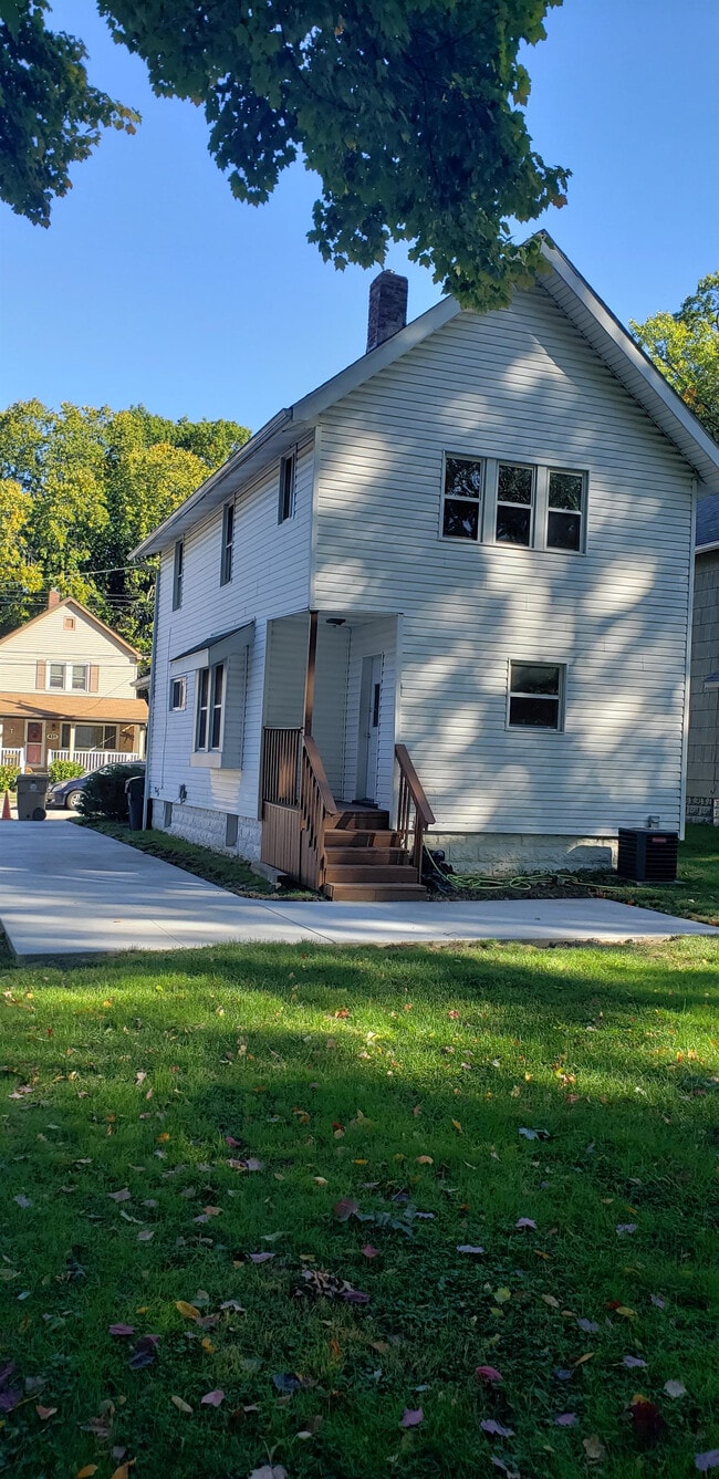 Photo - 430 Keenan Ave