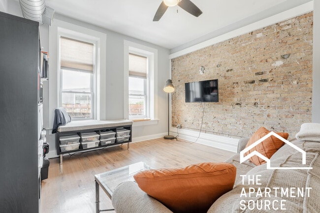 Photo - 731 W Ohio St Unit 3