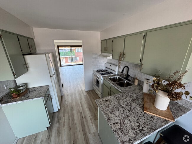 Building Photo - 14825 Kilpatrick Ave Rental