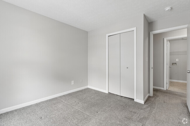 2BR, 1BA - 1,033SF - Second Bedroom
