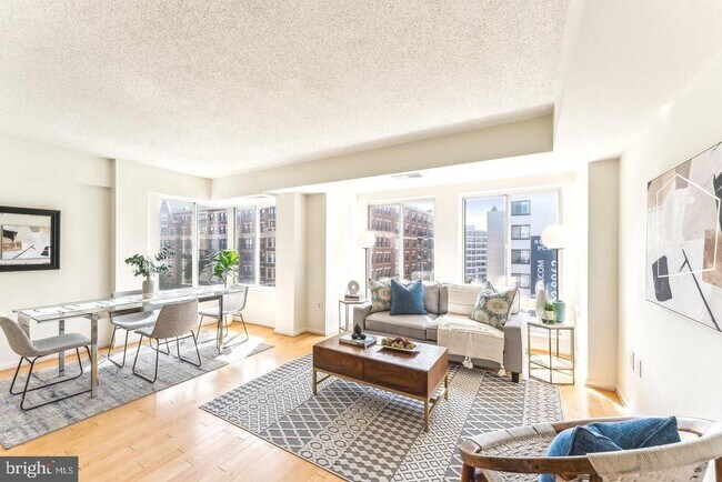 Building Photo - 1225 13th St NW Unit 712