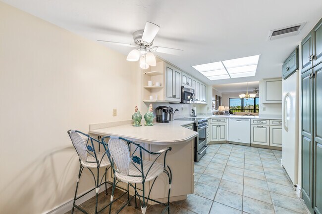 Photo - 970 Palm Ave Unit 223