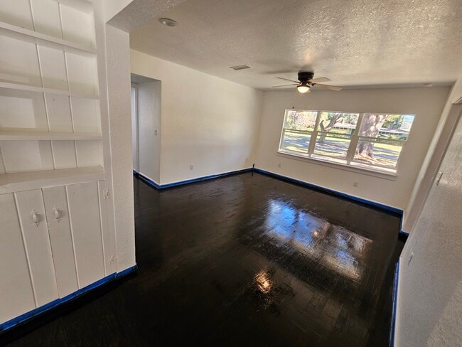 Photo - 322 SE 28th Ave