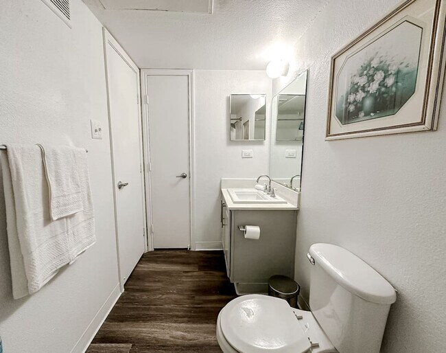 Photo - 1071 Clayton Ln Unit SI ID1534928P