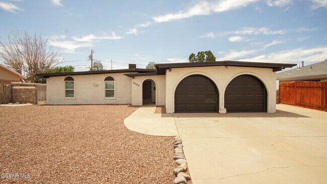 Building Photo - 9304 Lait Dr