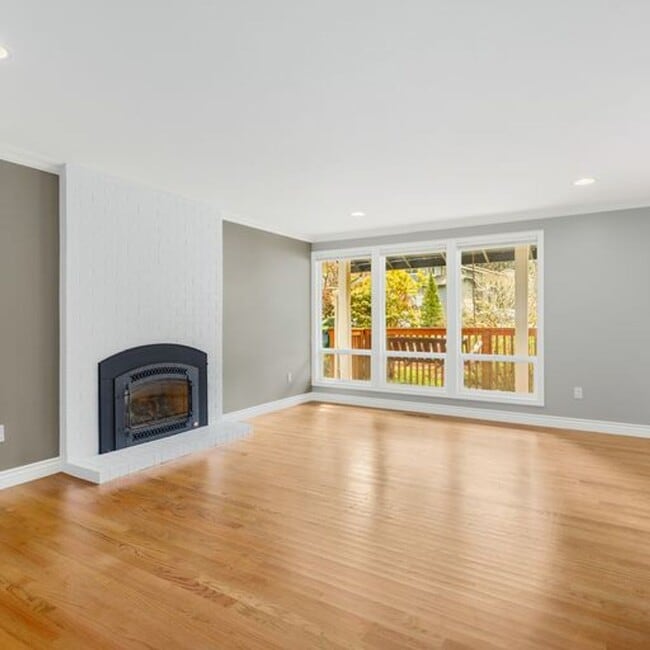 Photo - Secluded Lake Sammamish 3 bedroom plus bonus room!