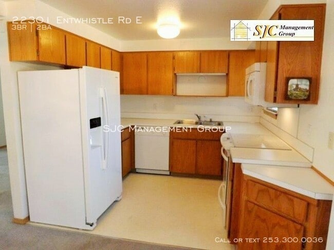 Photo - 22301 Entwhistle Rd E