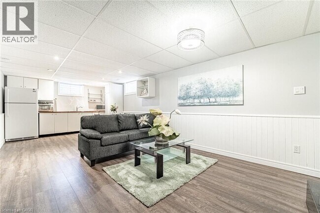 Photo - 146 Welbourn Dr