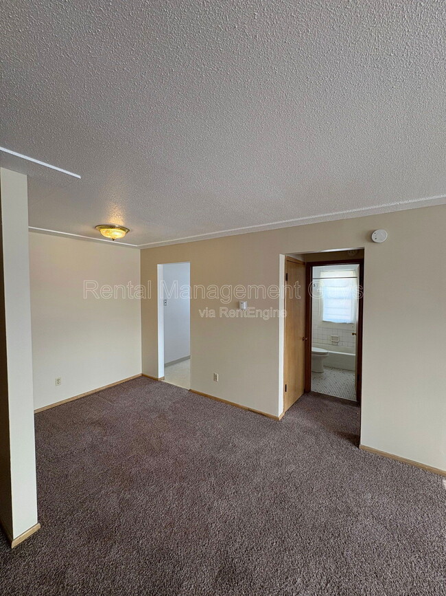 Building Photo - 496 Front St Unit 6