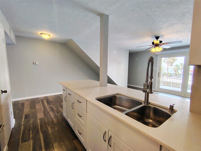Photo - 205 Yacht Club Ln Unit 205