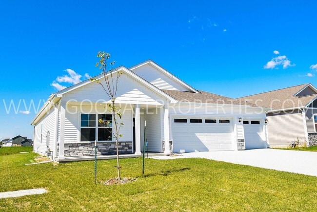 Building Photo - 4 Bed 2 Bath Home in the Waukee School Dis...