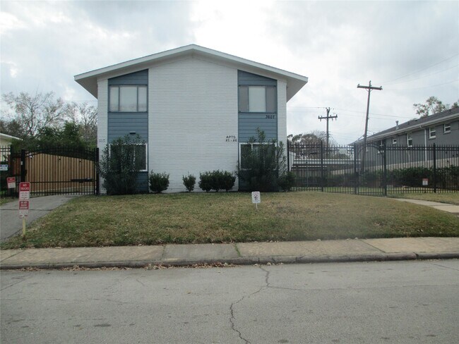 Building Photo - 3607 Murworth Dr Unit 1