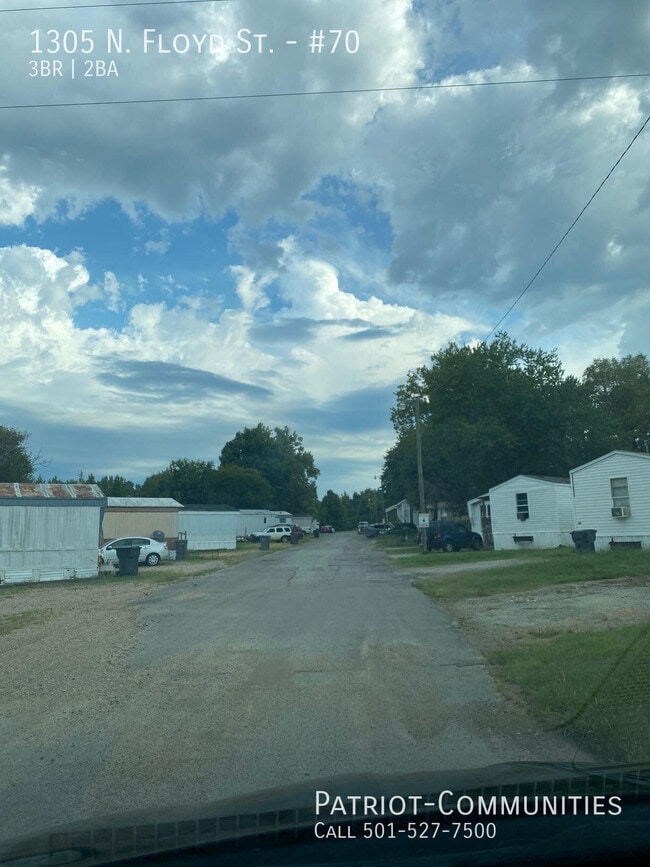 Photo - 1305 N Floyd St