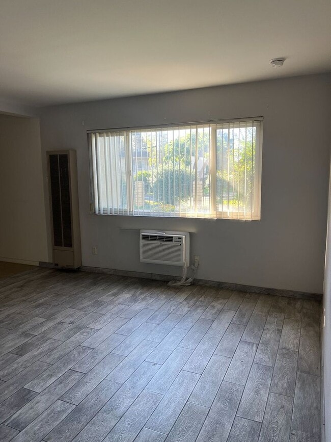 Photo - 1007 E Deodar St Unit D
