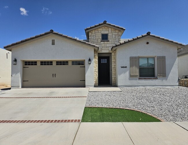 Building Photo - LUXURIOUS EASTSIDE HOME FOR RENT