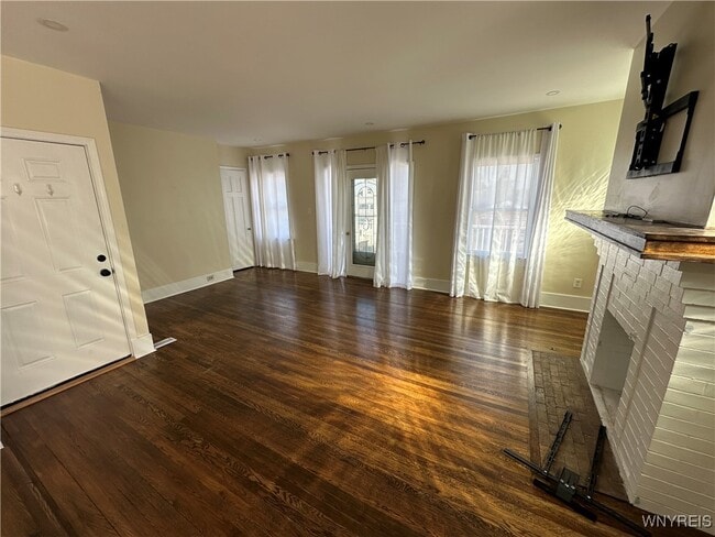 Photo - 1133 Hertel Ave