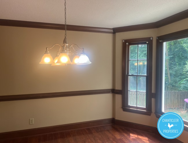 Photo - 6925 Sandringham Dr