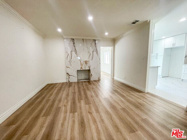 12612 Hatteras St