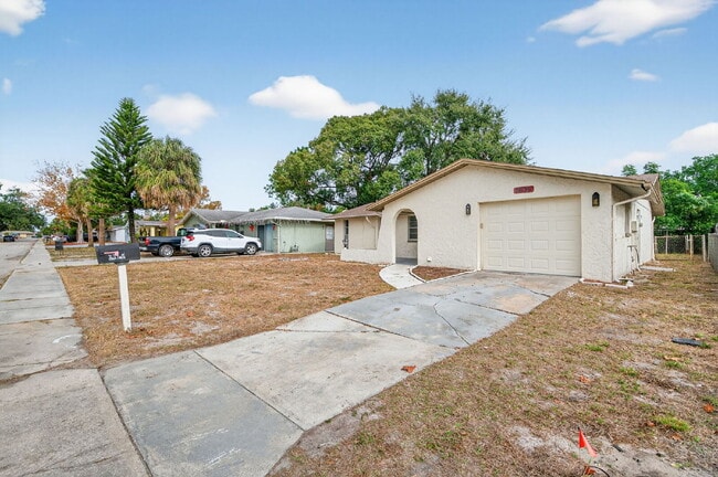 Building Photo - Beautiful 2 Bedroom, 2 Bathroom, 1 Car Garage home for rent.