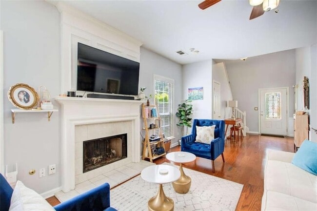 Photo - 513 Stepney Ct SE
