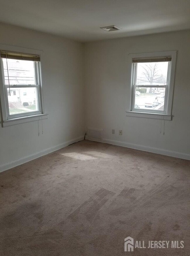 Photo - 33 Avenel St