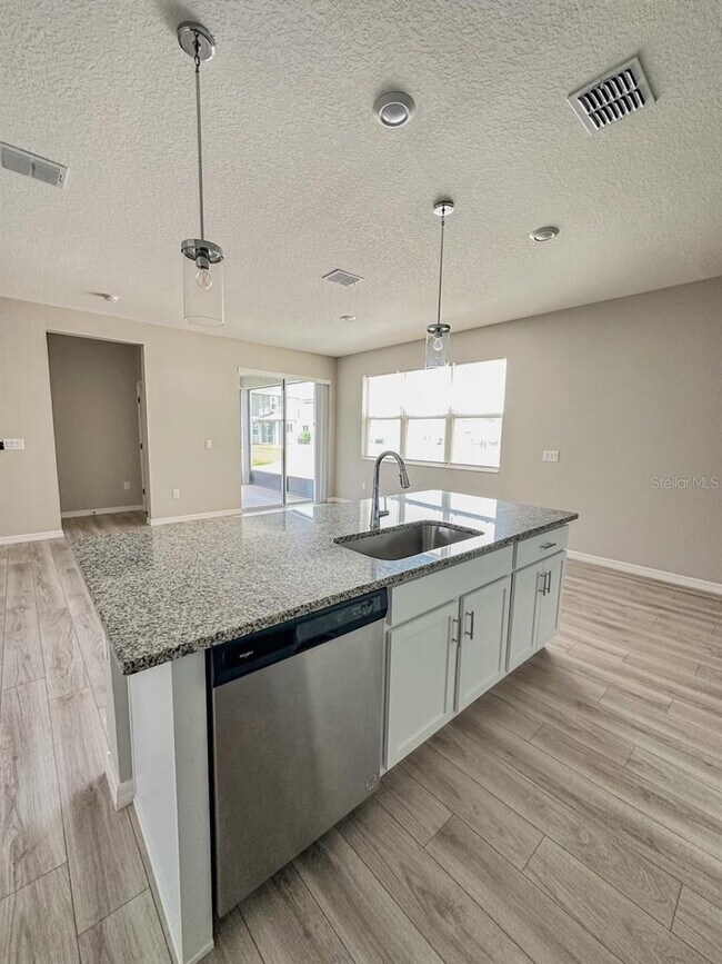 Gorgeous 4 Bed 2 Bath Home!