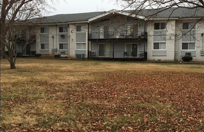 Building Photo - Coming soon! Walking distance to downtown Franklin and Bicentennial Park!