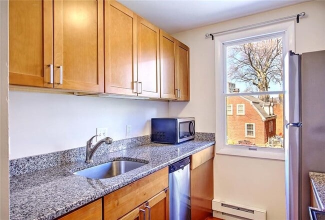 Photo - 274 S Main St