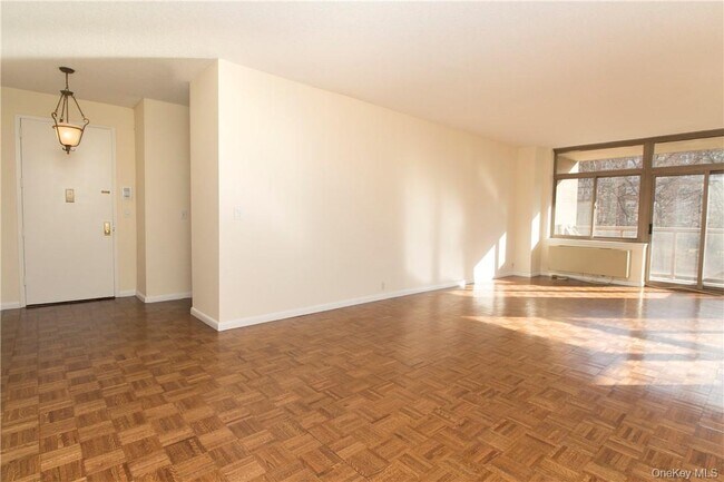 Photo - 35 N Chatsworth Ave Unidad 4V