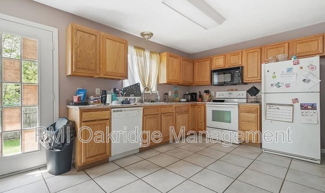 Photo - 15 Marlou Dr Unit 1