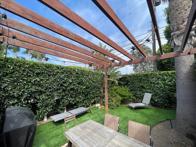 Enclosed Yard! - 1631 Michigan Ave