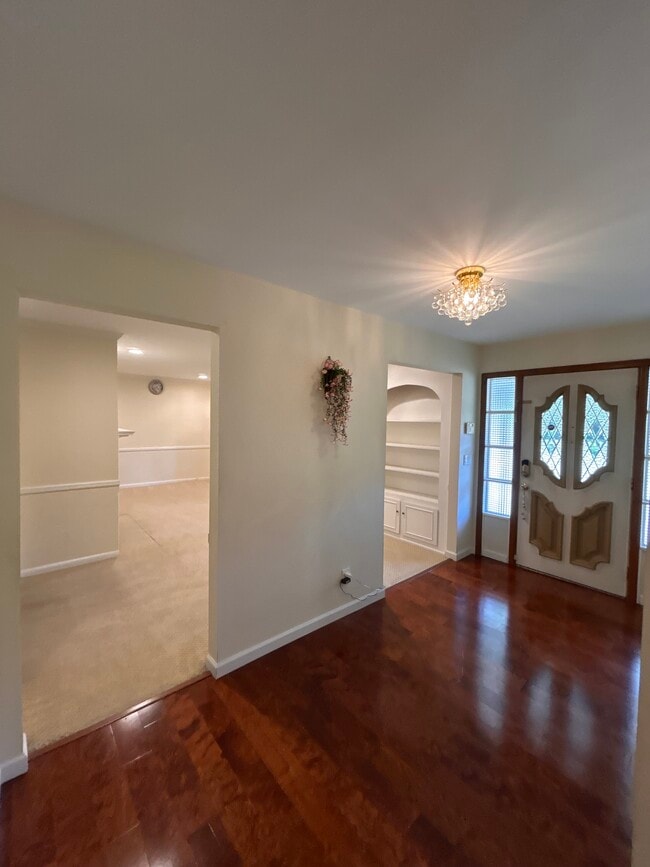 Photo - 879 Grove Ave