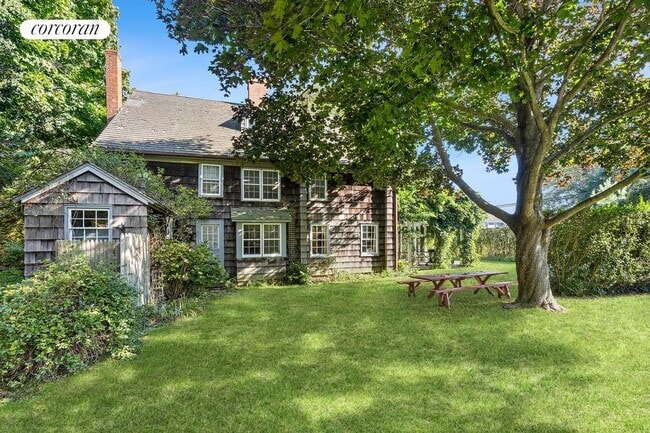 Photo - 560 Bridge Ln