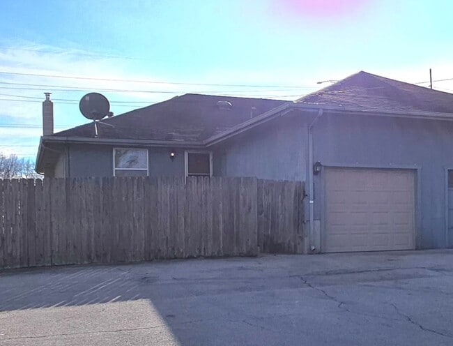 Photo - 2000 Square feet Duplex Southeast!  $1195