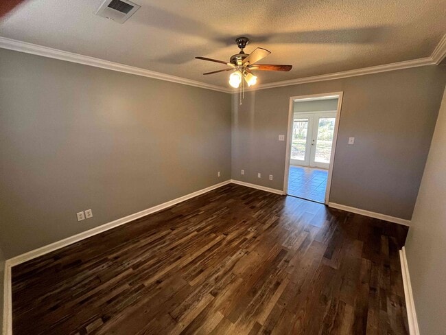 Photo - 3005 Sumac Rd SW