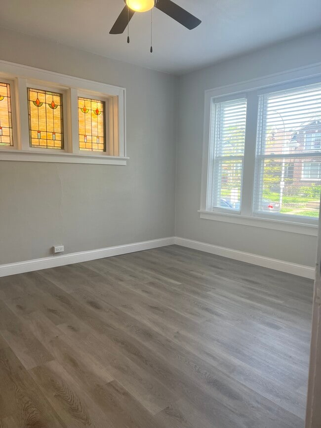 Living room 1 - 4622 Shenandoah Ave Unidad 4622 Shenandoah Ave. 1W