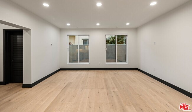 Photo - 118 Orlando Ave Unit 101