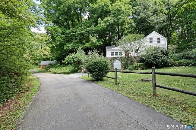 Building Photo - 37 Peaceable St